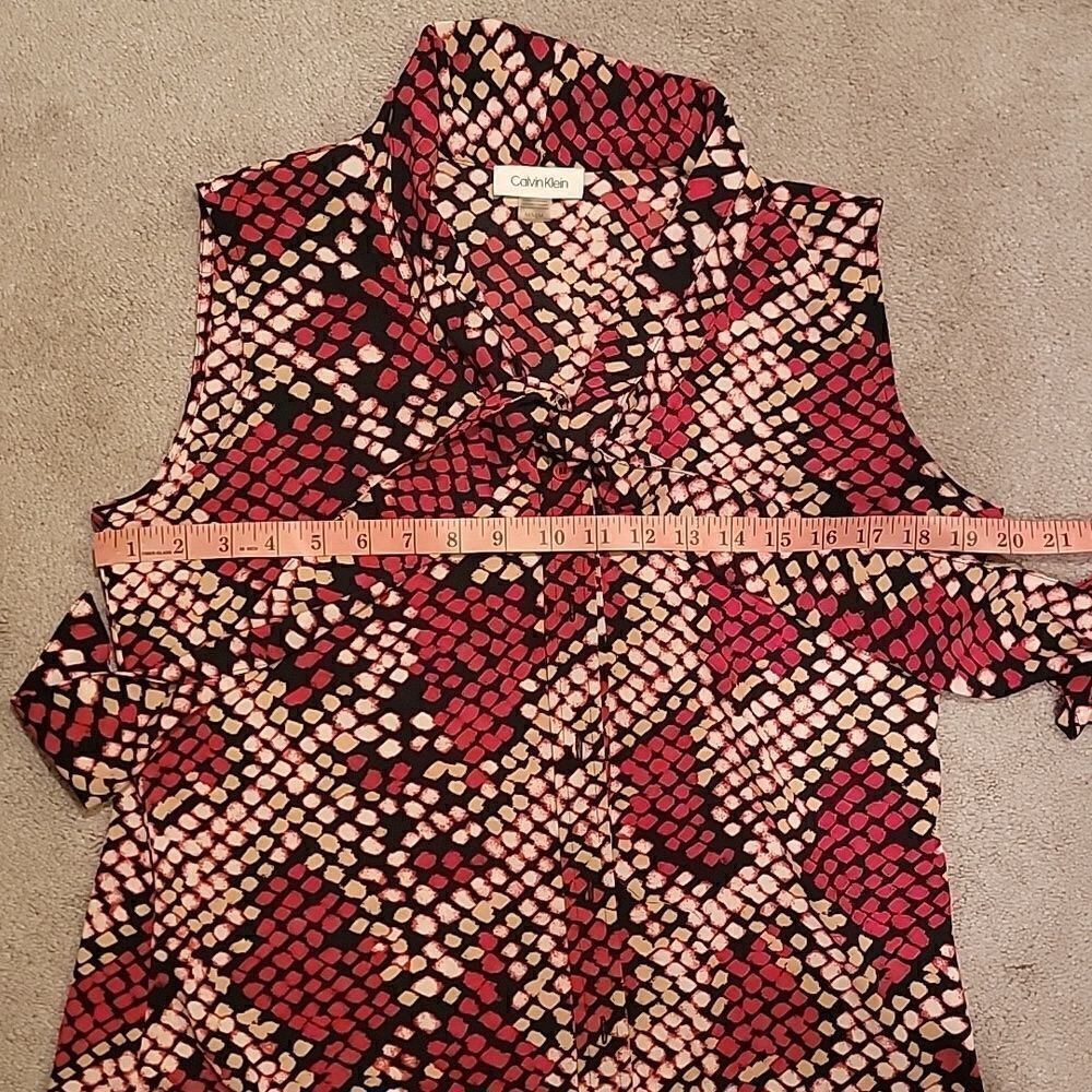 Calvin Klien geometric tie neck sleeveless blouse sz med - Picture 3 of 8